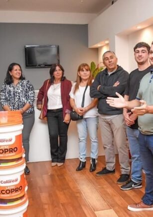 Las ventajas de trabajar con una fábrica de pinturas nacional